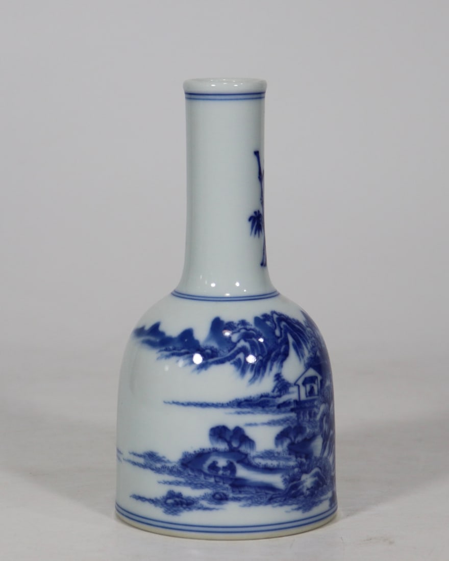 An Exquisite Blue and White Landscape Pattern Vase - 4