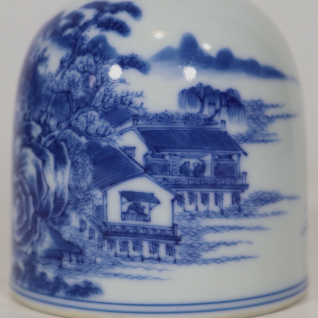 An Exquisite Blue and White Landscape Pattern Vase - 6