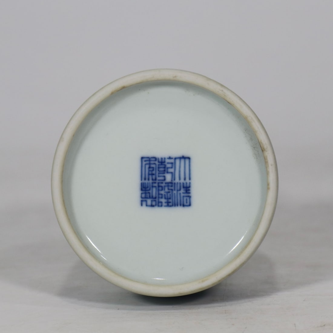 An Exquisite Blue and White Landscape Pattern Vase - 8