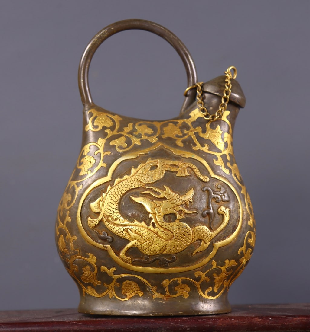 An Exquisite Gilt Bronze Lotus Pattern Dragon Pattern Ewer - 3