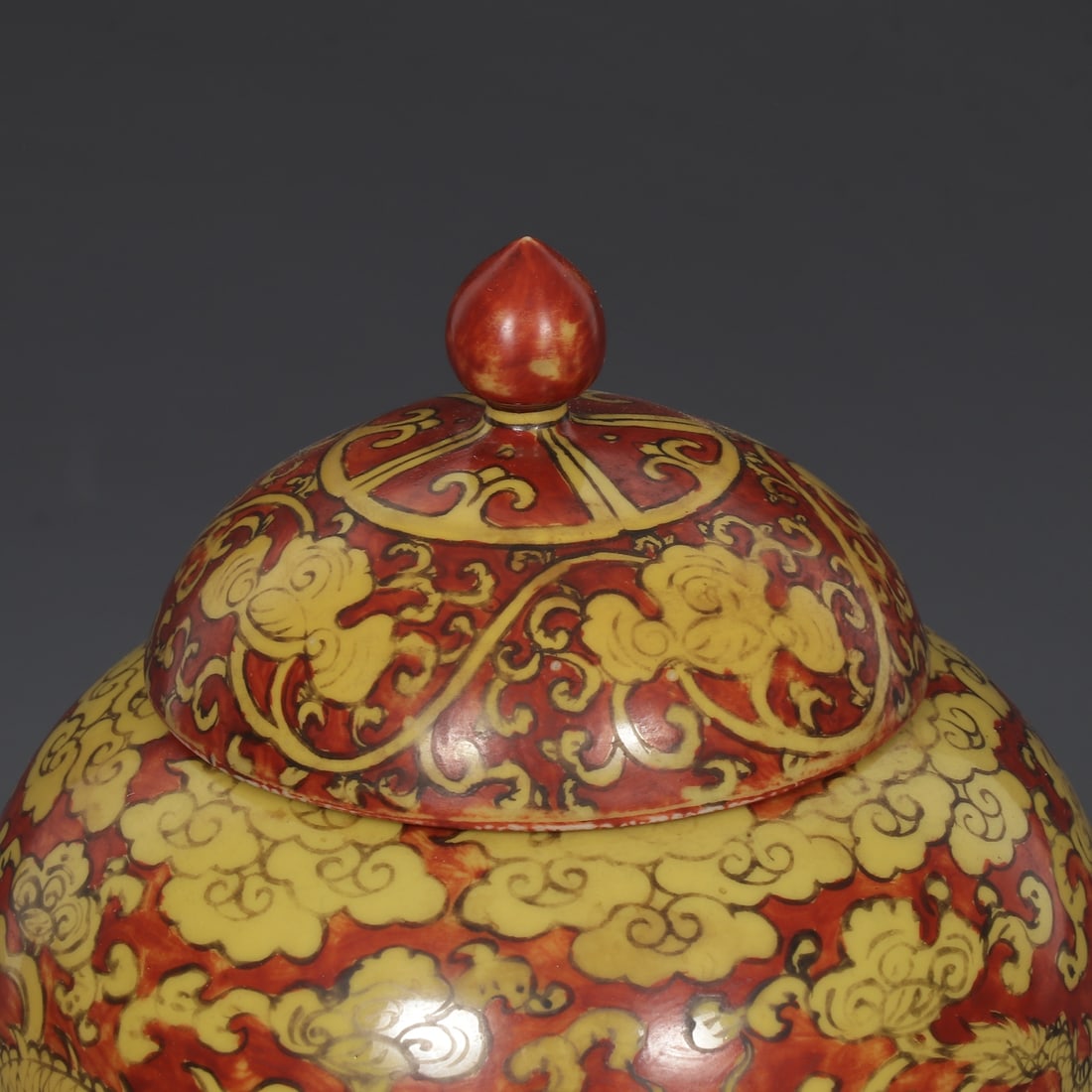 An Exquisite Red Glazed Dragon Pattern Seawater Pattern Lotus Pattern Jar - 3