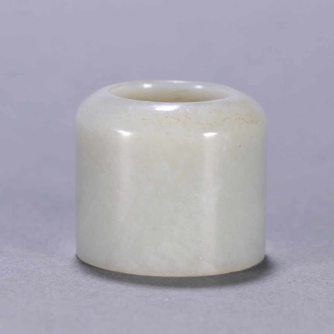 An Exquisite White Jade Ring - 2