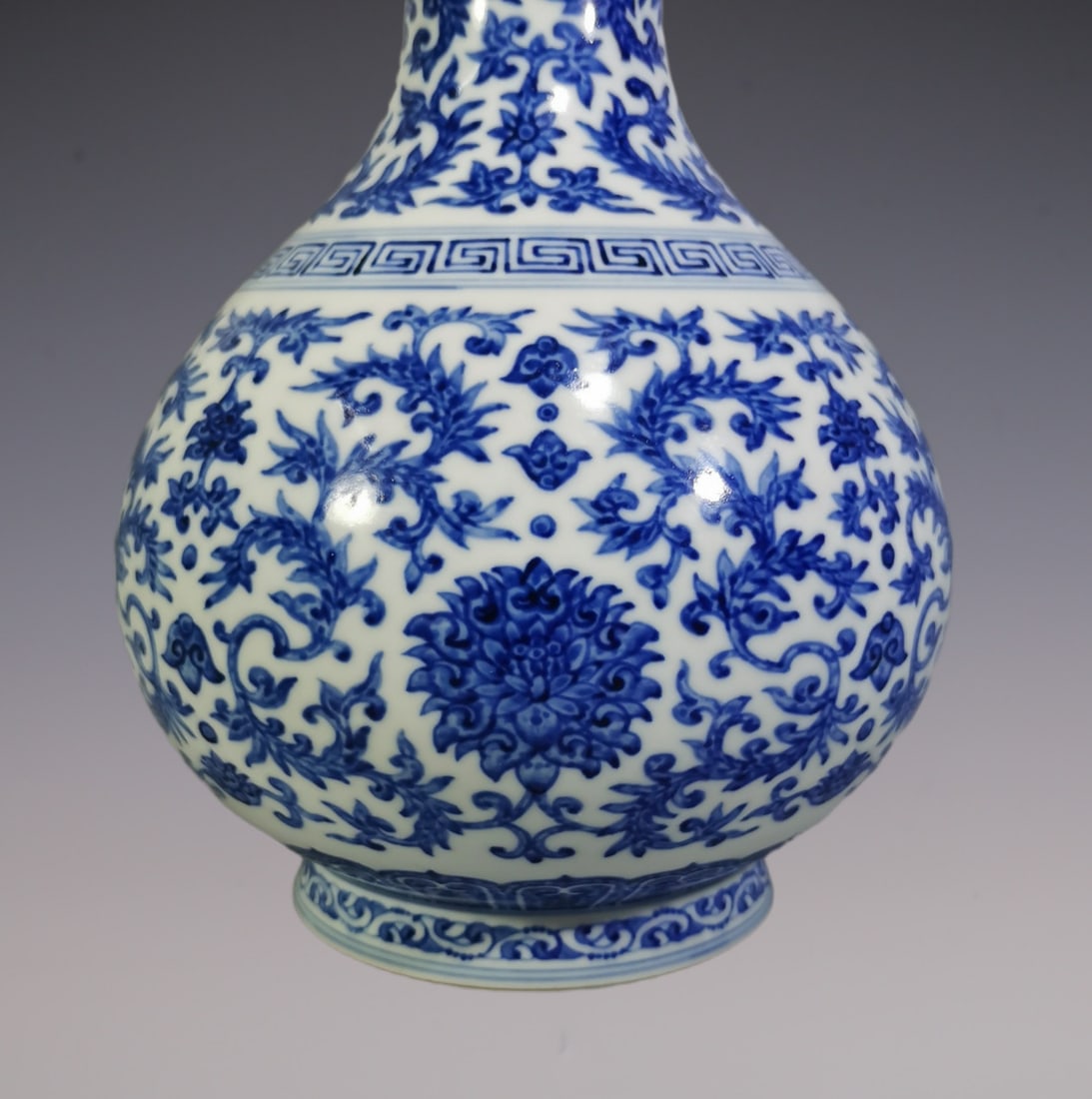 An Exquisite Blue and White Lotus Pattern Vase - 3