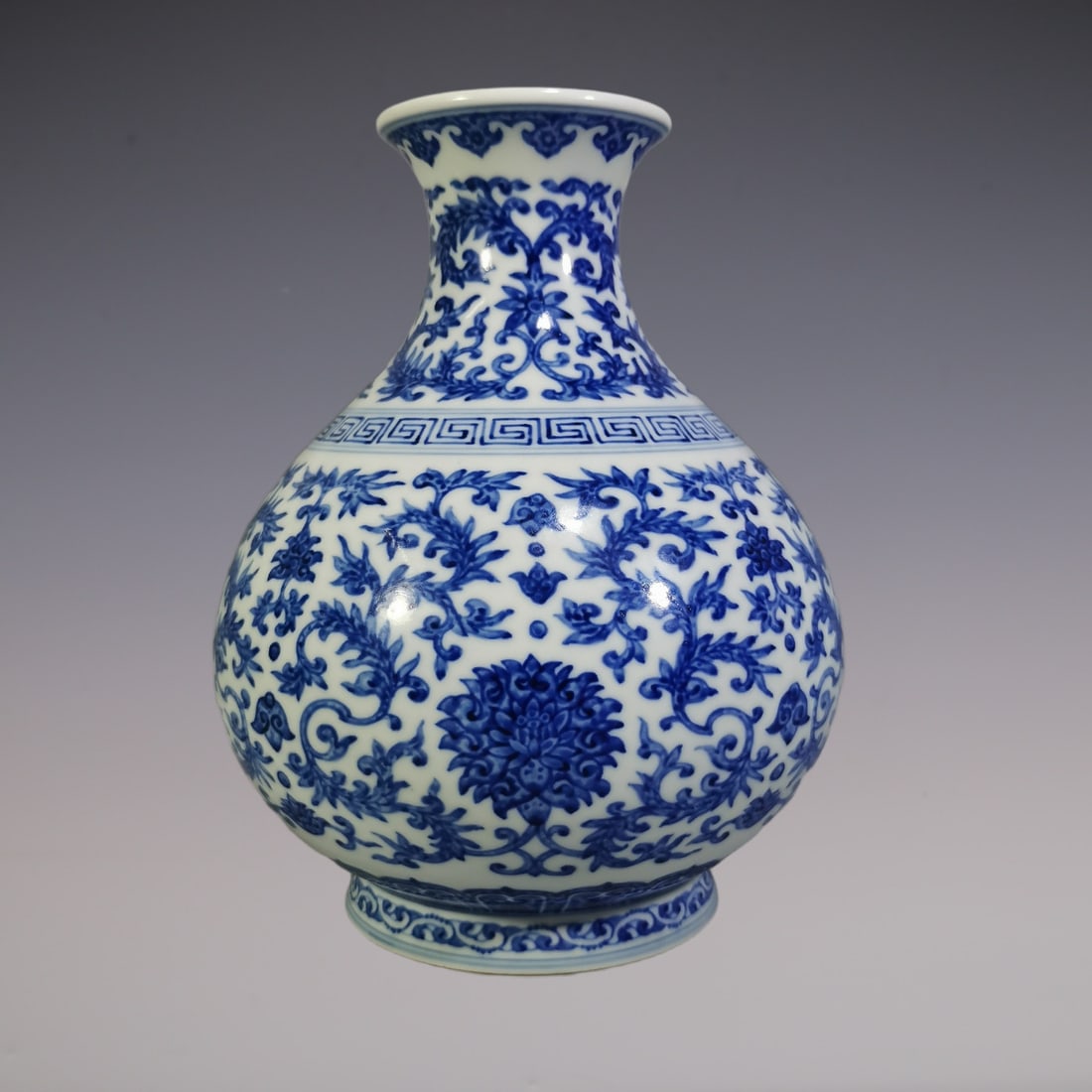 An Exquisite Blue and White Lotus Pattern Vase - 5
