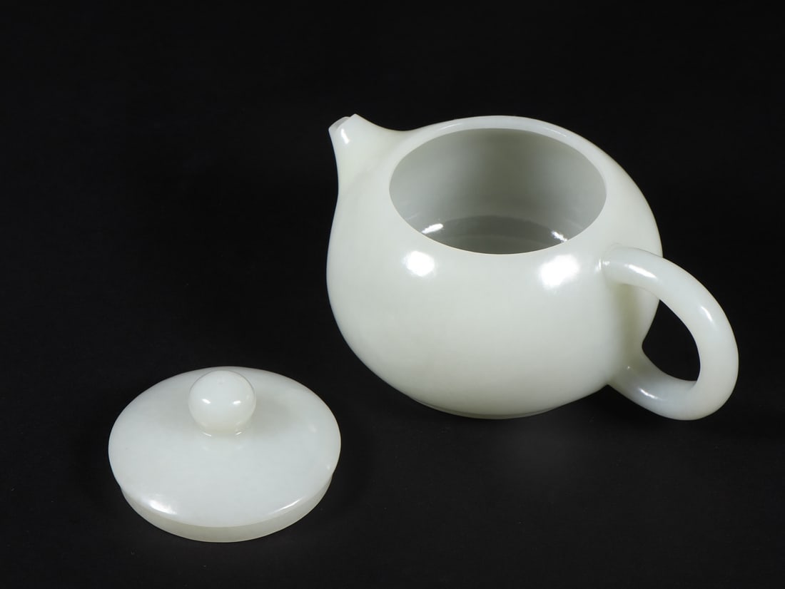 An Exquisite White Jade Teapot - 5