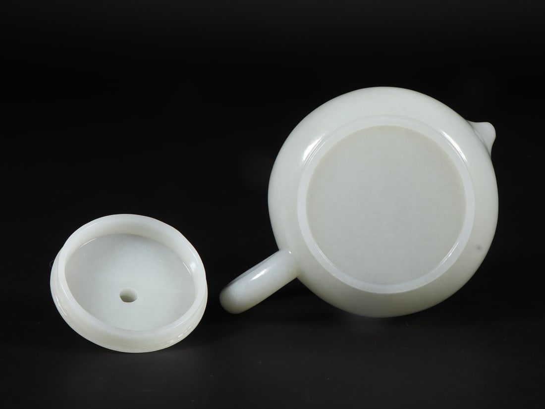 An Exquisite White Jade Teapot - 8