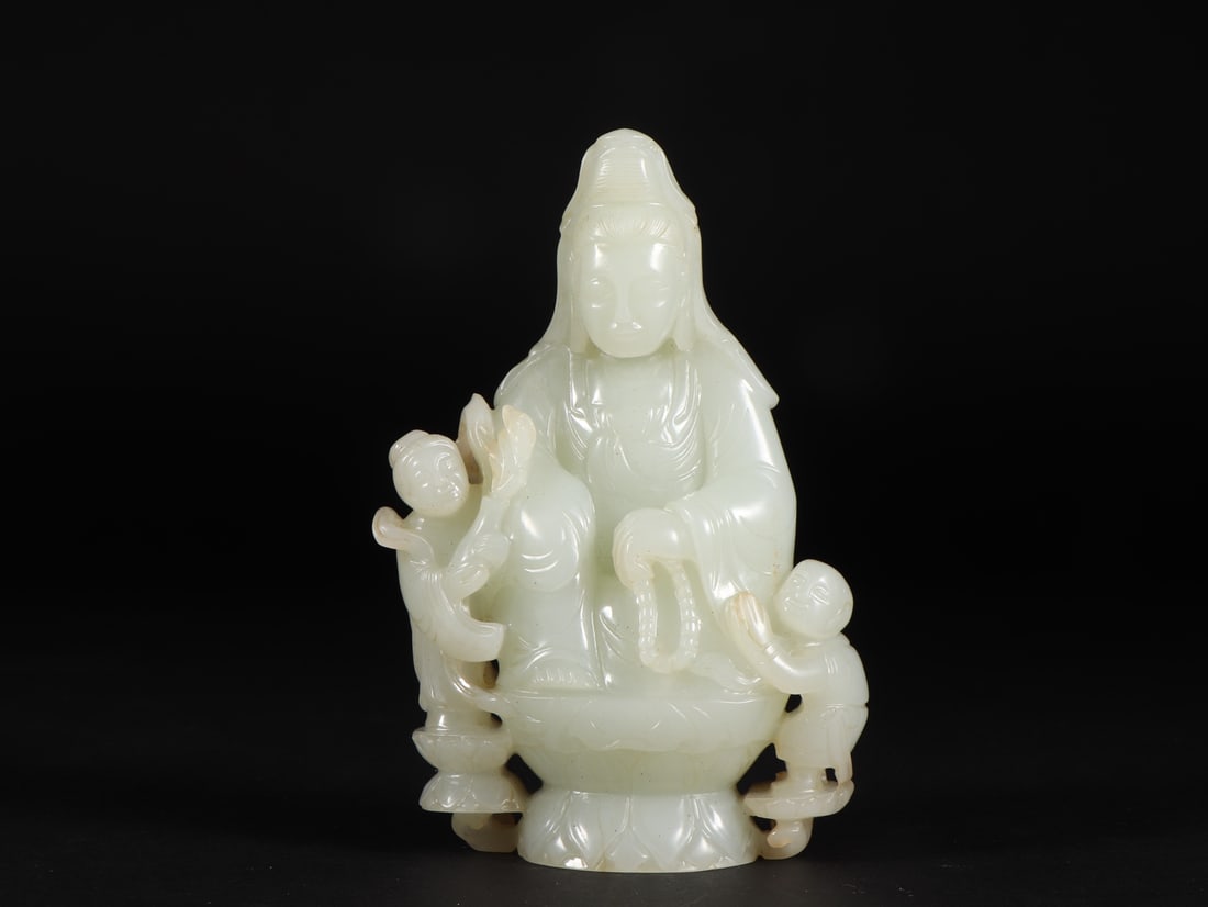 An Exquisite White Jade Statue of Avalokitesvara: An Exquisite White Jade Statue of Avalokitesvara Qing Dynasty, China Size:7.3cmx3.7cmx11.4cm Weight:335g (The Dimensions Of All Batches Are Manually Measured.If You Need More Detailed Information,