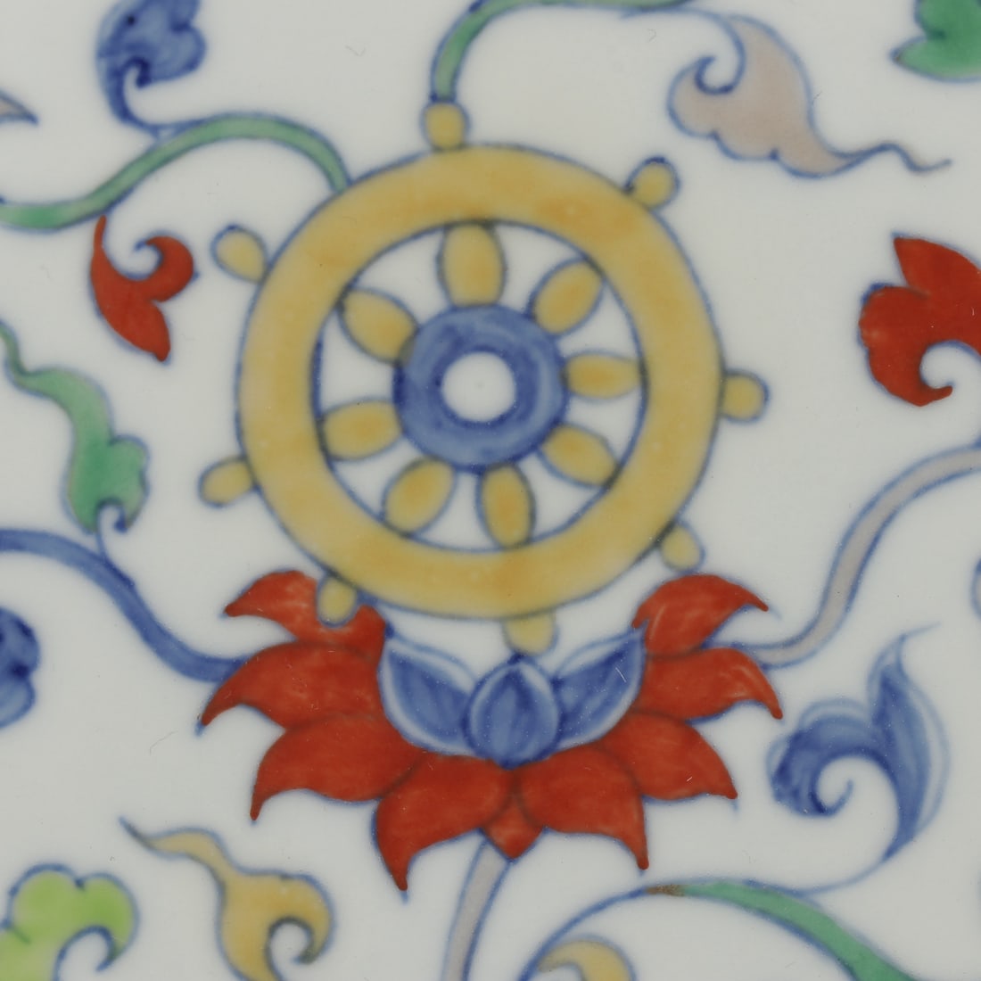An Exquisite Doucai Lotus Pattern Eight Treasures Pattern Plate - 6