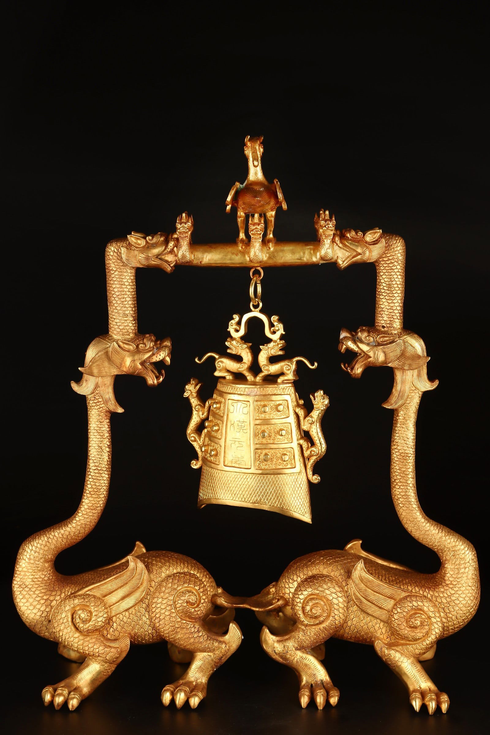 An Exquisite Gilt Bronze Dragon Pattern Ornament - 2