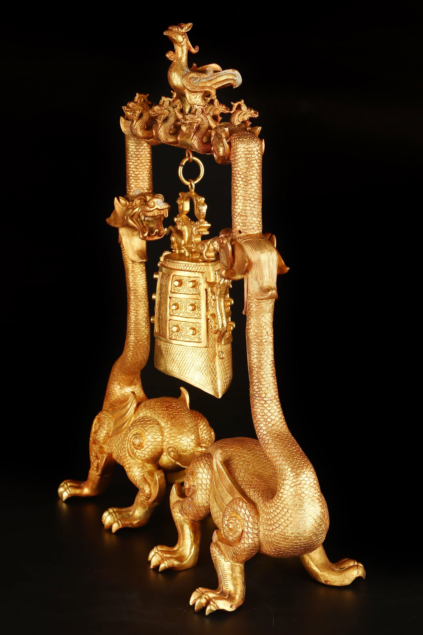 An Exquisite Gilt Bronze Dragon Pattern Ornament - 3