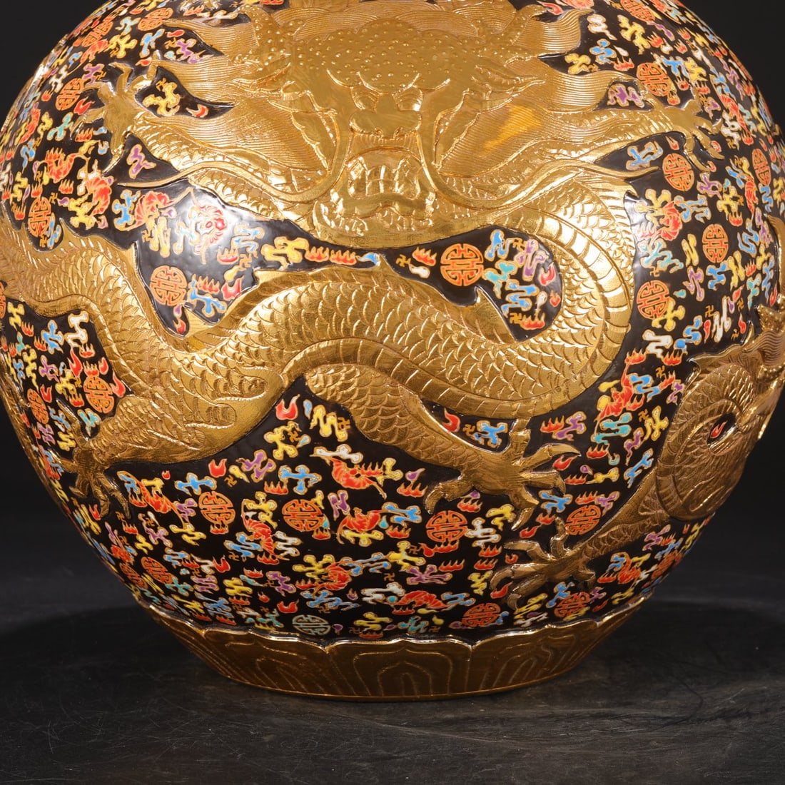 An Exquisite Enamel Painted Gold Dragon Pattern Vase - 4