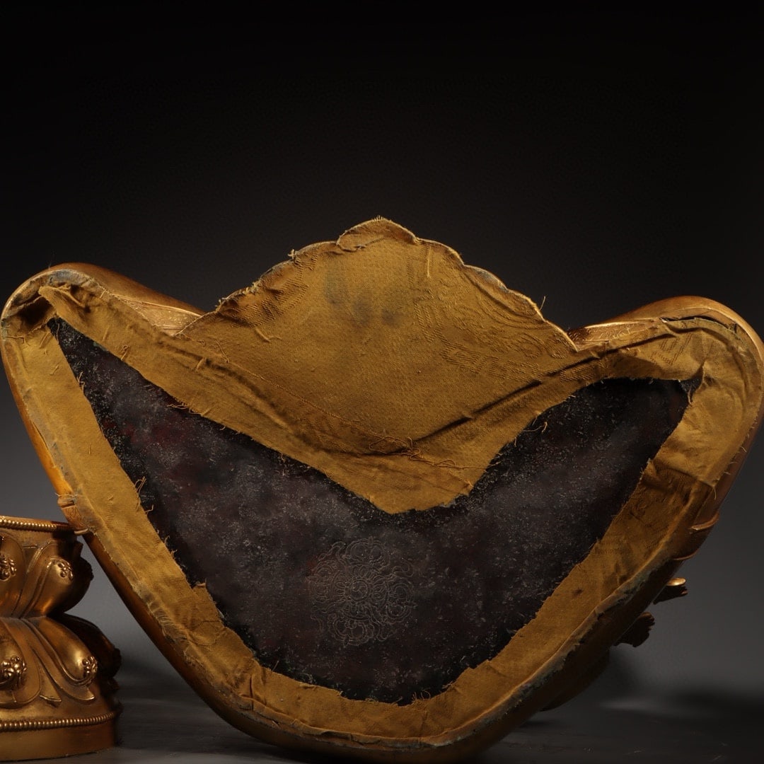 An Exquisite Gilt Bronze Buddha Statue - 12