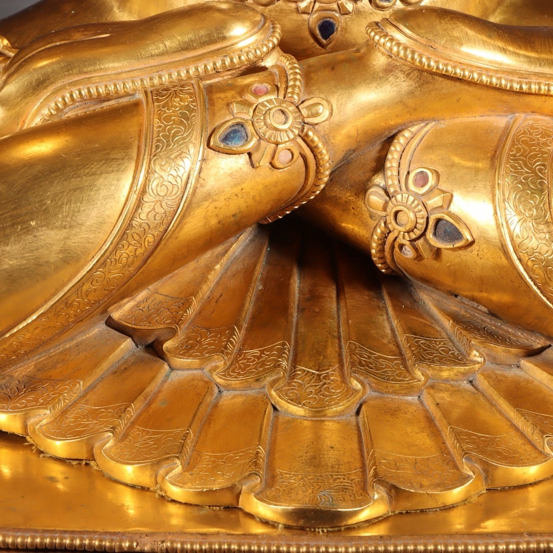 An Exquisite Gilt Bronze Buddha Statue - 6