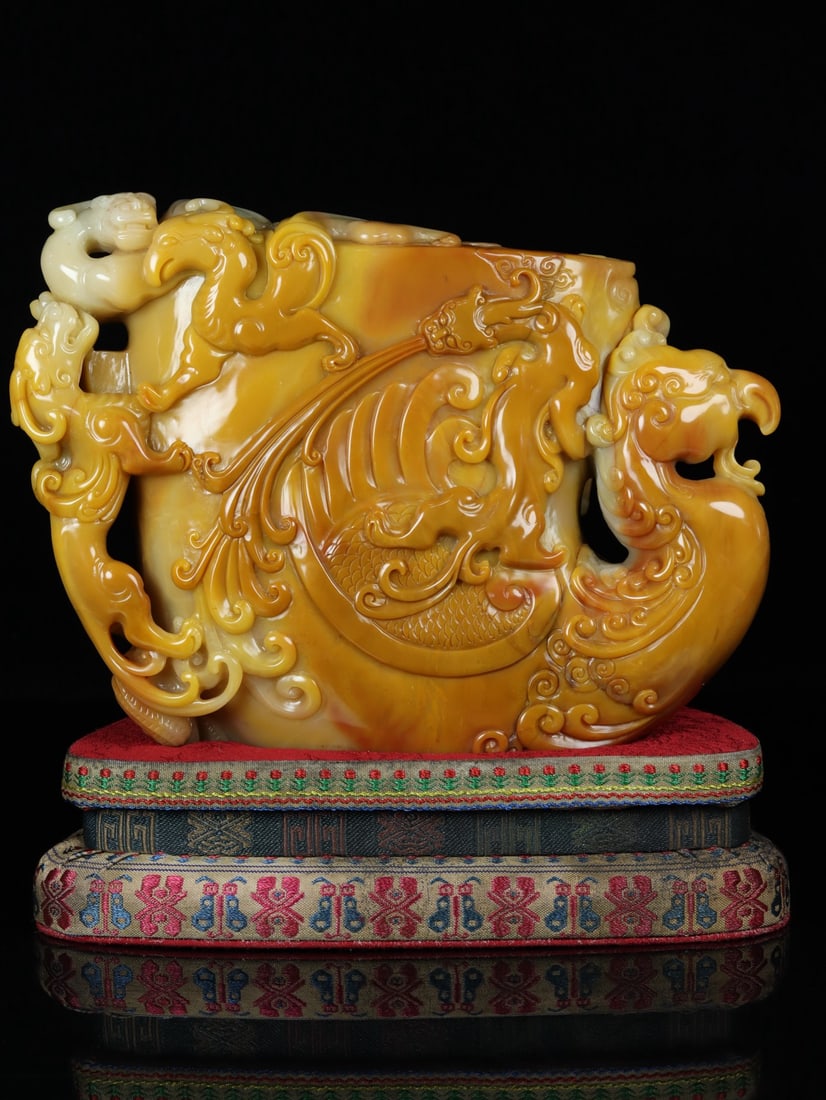 An Exquisite Shoushan Stone Chi-Dragon Pattern Phoenix-Shaped Cup Ornament: An Exquisite Shoushan Stone Chi-Dragon Pattern Phoenix-Shaped Cup Ornament Qing Dynasty, China Size:20cmx20cmx14cm Weight:3.78kg (The Dimensions Of All Batches Are Manually Measured.If You Need