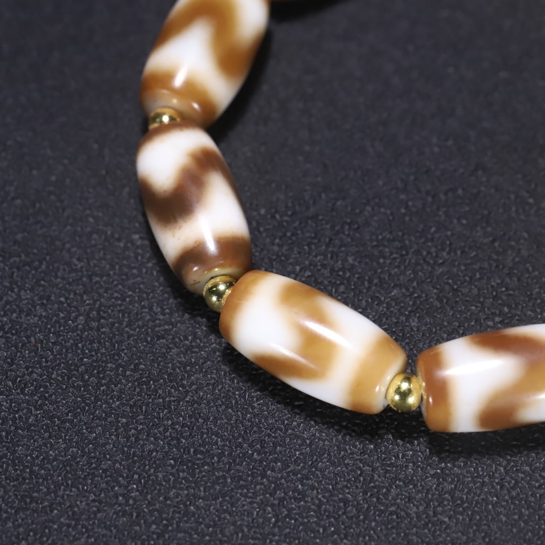 An Exquisite Dzi Bead Bracelets - 8