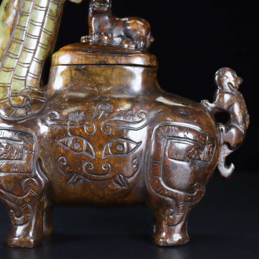 An Exquisite White Jade Beast-Face Pattern Auspicious Beast-Shaped Censer - 2