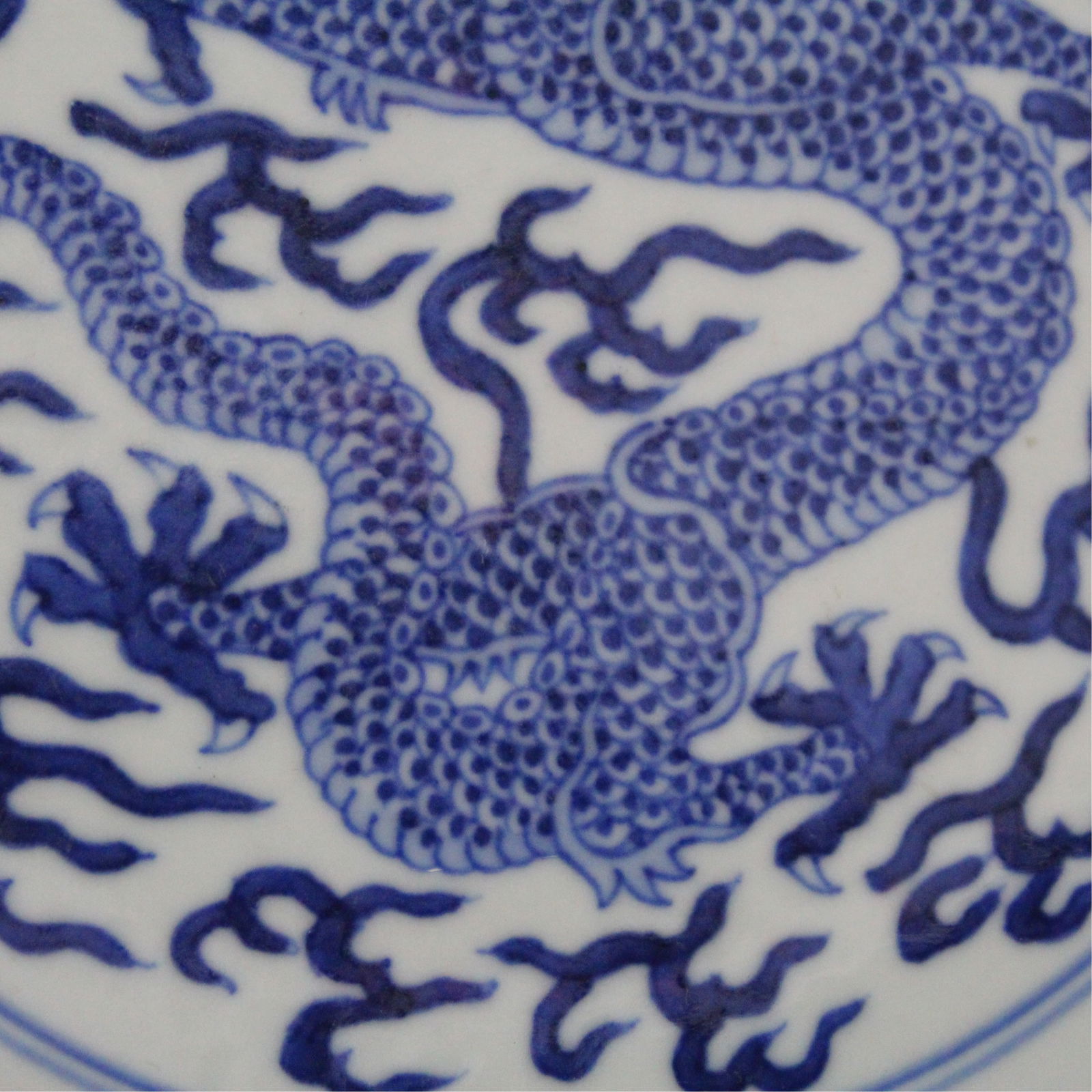 An Exquisite Blue and White Dragon Pattern Plate - 4