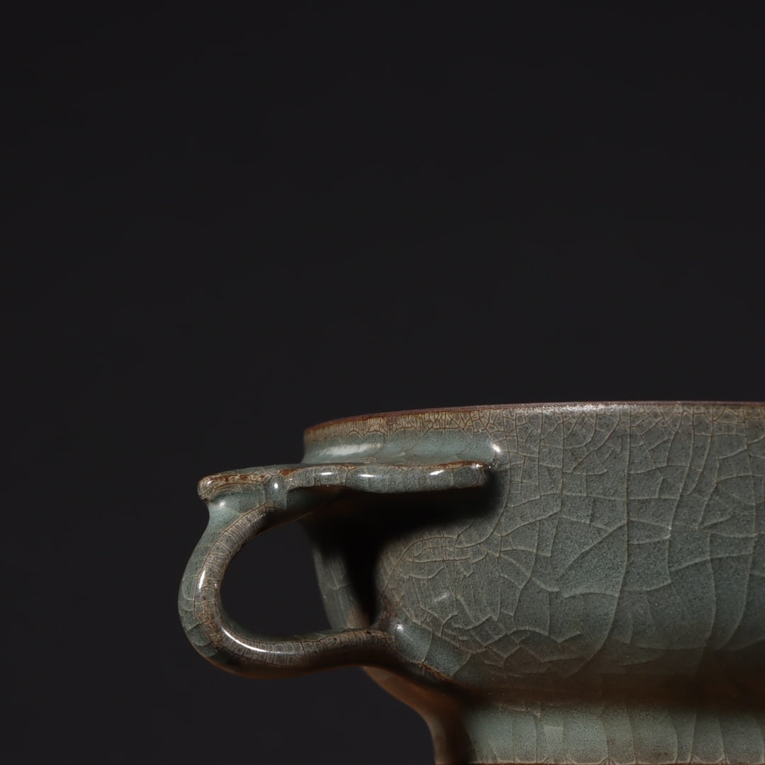 An Exquisite Guan yao Cup - 4