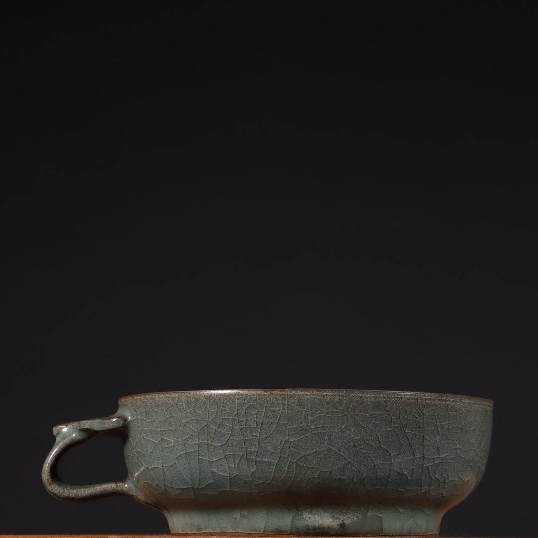 An Exquisite Guan yao Cup - 5