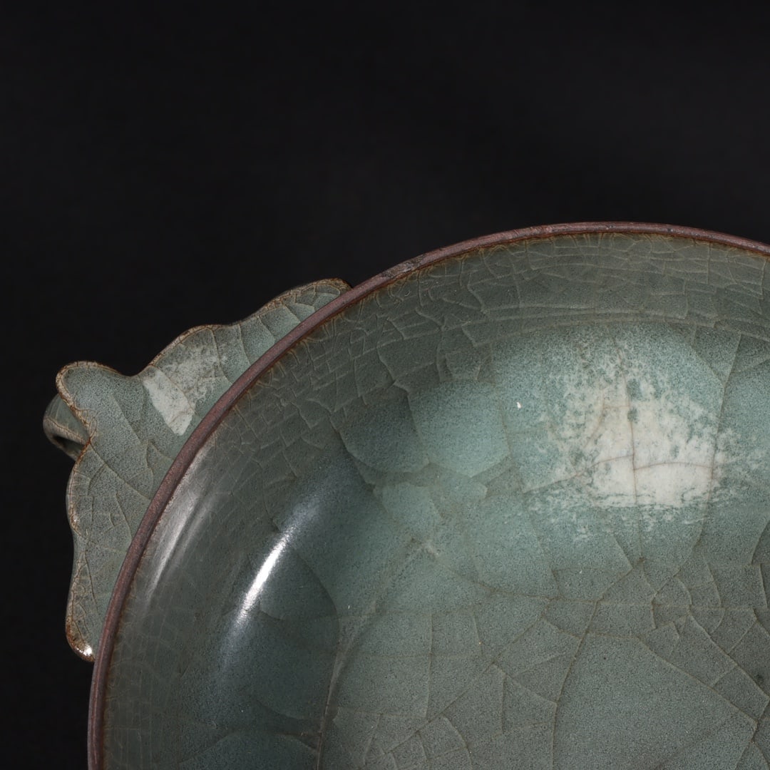An Exquisite Guan yao Cup - 8