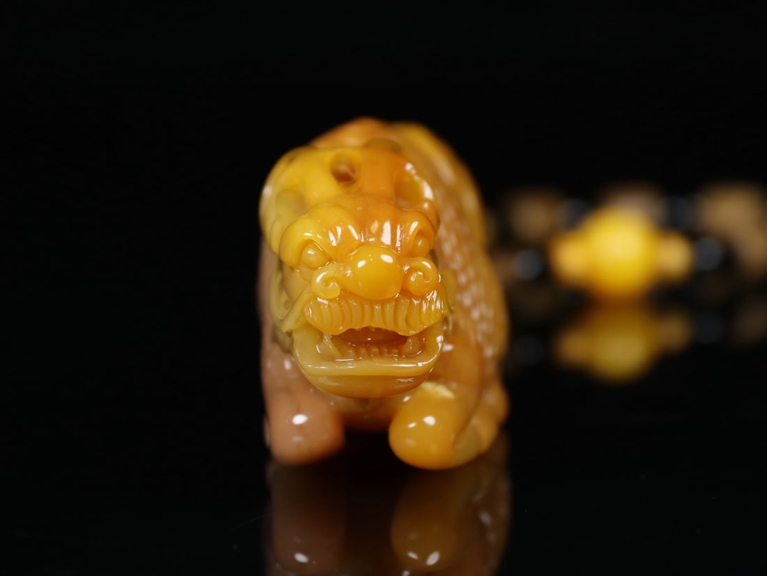 An Exquisite Shoushan Stone Auspicious Beast Hand Piece - 2