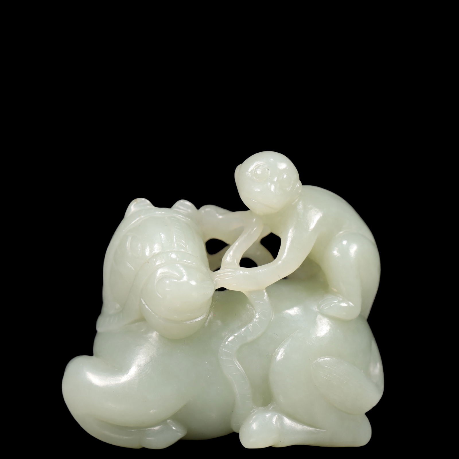 A Exquisite Greenish Jade Horse Ornament: A Exquisite Greenish Jade Horse Ornament Qing Dynasty, China Size:6cmx2.5cmx5cm Weight:100g (The Dimensions Of All Batches Are Manually Measured.If You Need More Detailed Information, Please