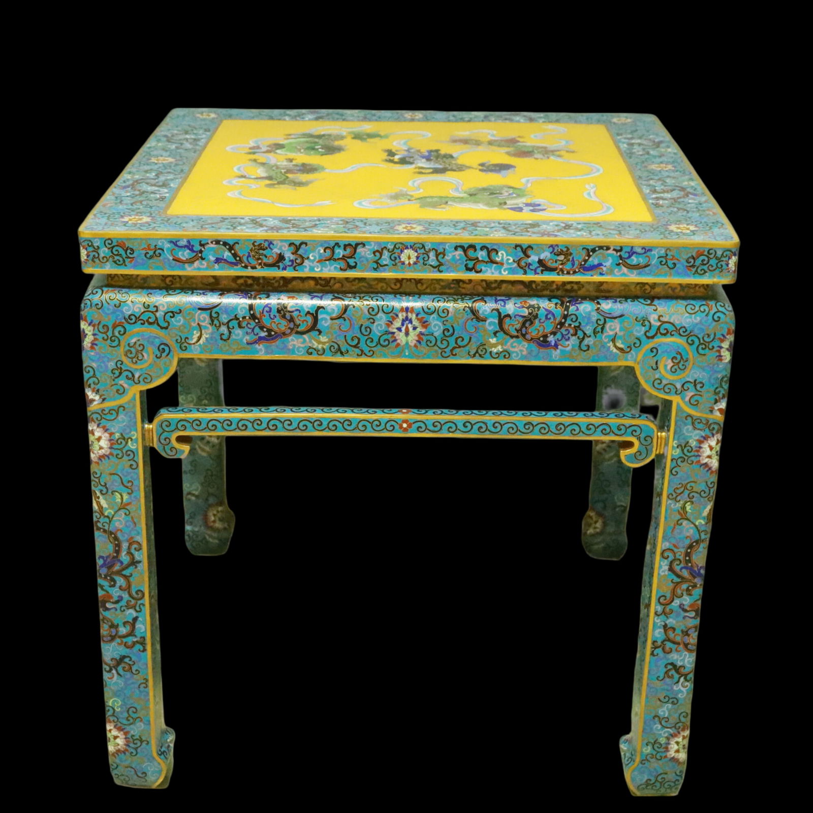 An Exquisite Cloisonne Lion Pattern Dragon Pattern Lotus Pattern Table: An Exquisite Cloisonne Lion Pattern Dragon Pattern Lotus Pattern Table Qing Dynasty, China Size:80cmx80cmx81cm (The Dimensions Of All Batches Are Manually Measured.If You Need More Detailed