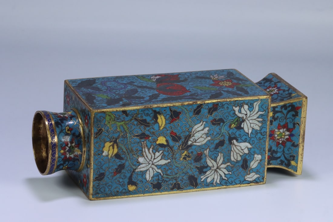 An Exquisite Cloisonne Lotus Pattern Vase - 4