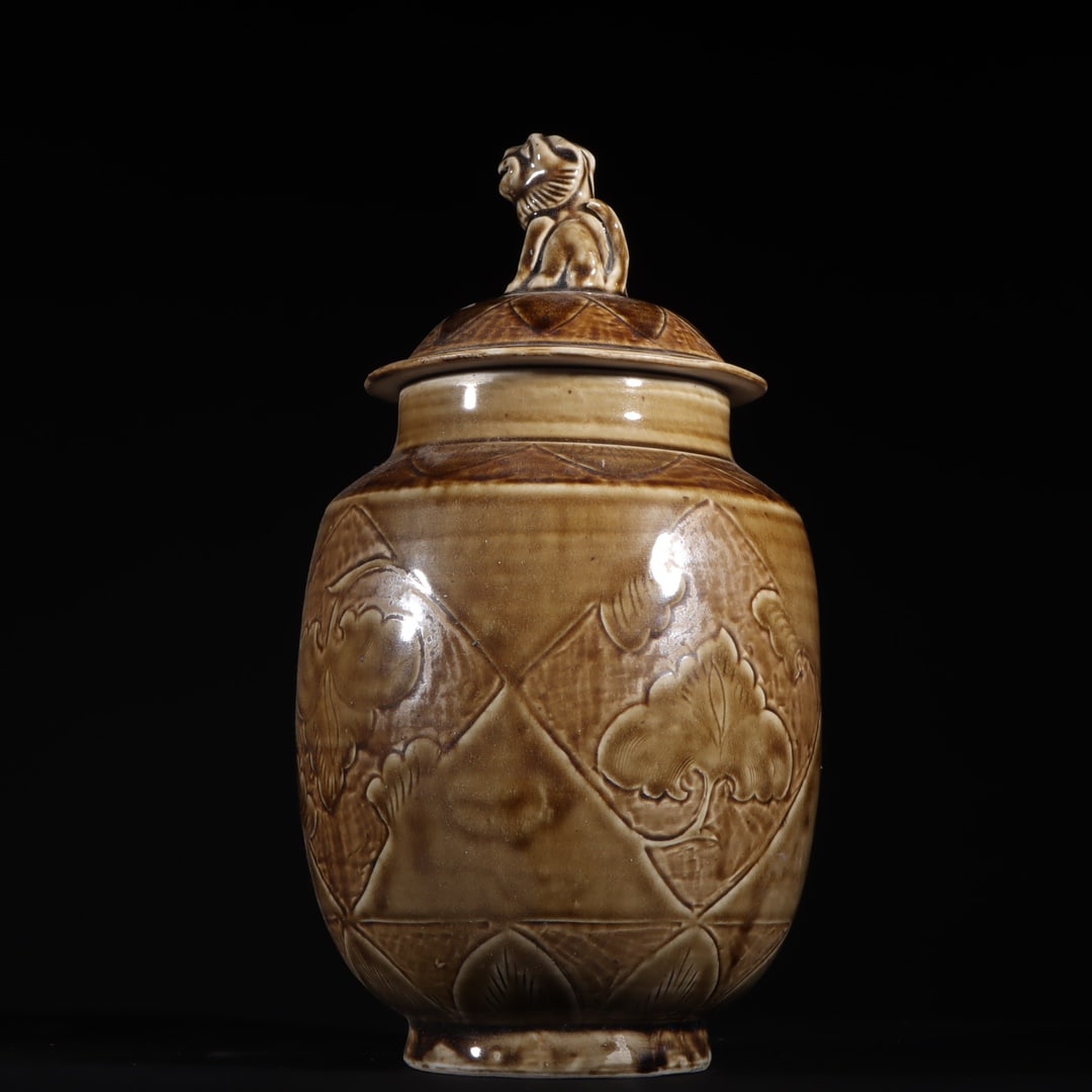 An Exquisite Ding yao Flower Pattern Jar - 2