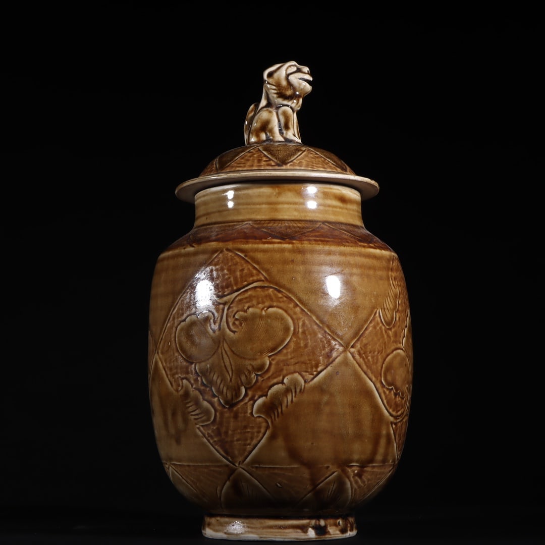An Exquisite Ding yao Flower Pattern Jar - 6