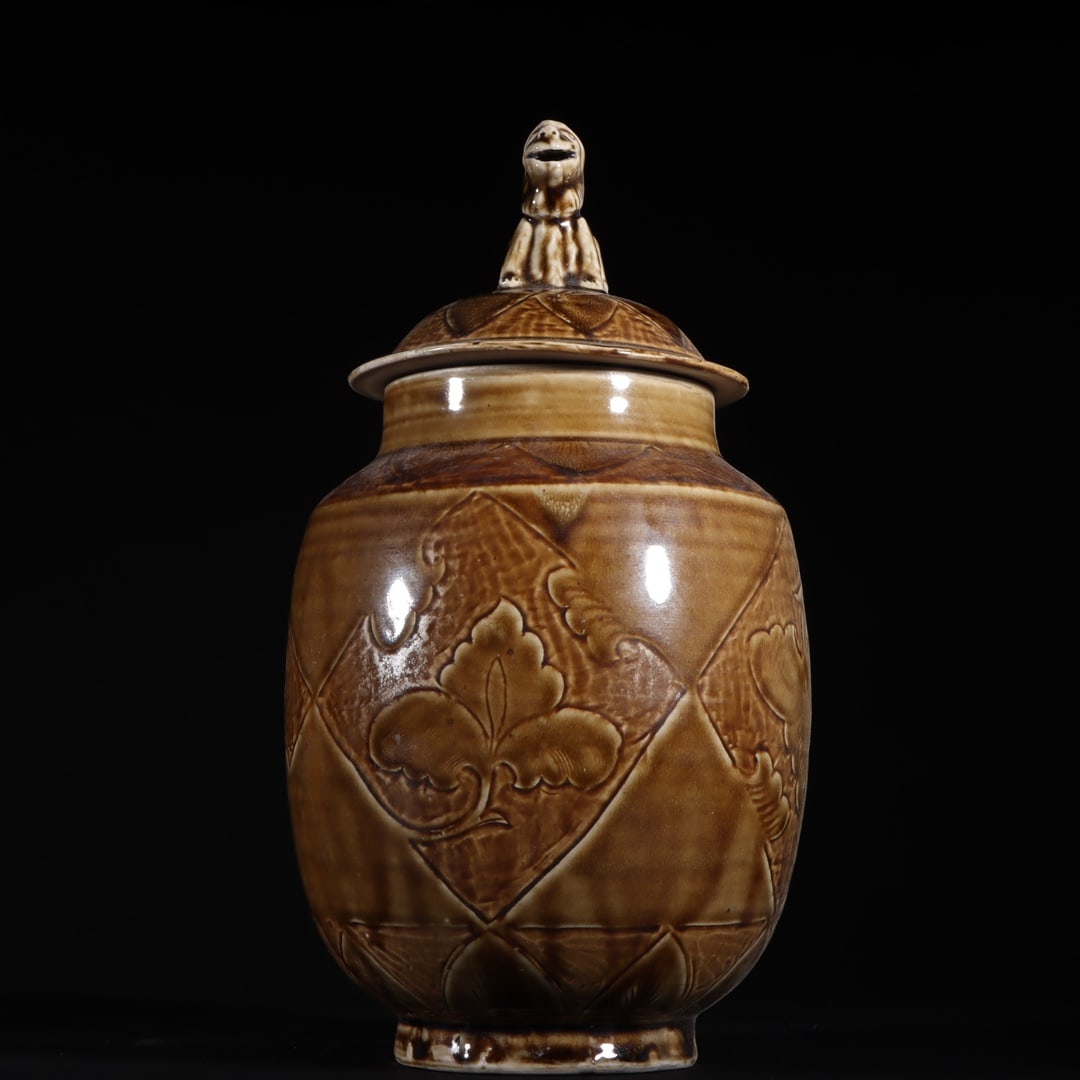 An Exquisite Ding yao Flower Pattern Jar - 7