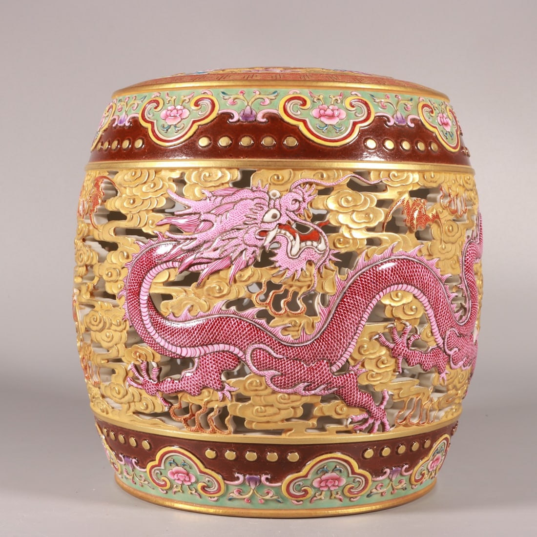 An Exquisite Enamel Dragon Pattern Lotus Pattern Ornament: An Exquisite Enamel Dragon Pattern Lotus Pattern Ornament Qing Dynasty, China Qianlong Four-character Mark Size:17cmx17cm (The Dimensions Of All Batches Are Manually Measured.If You Need More