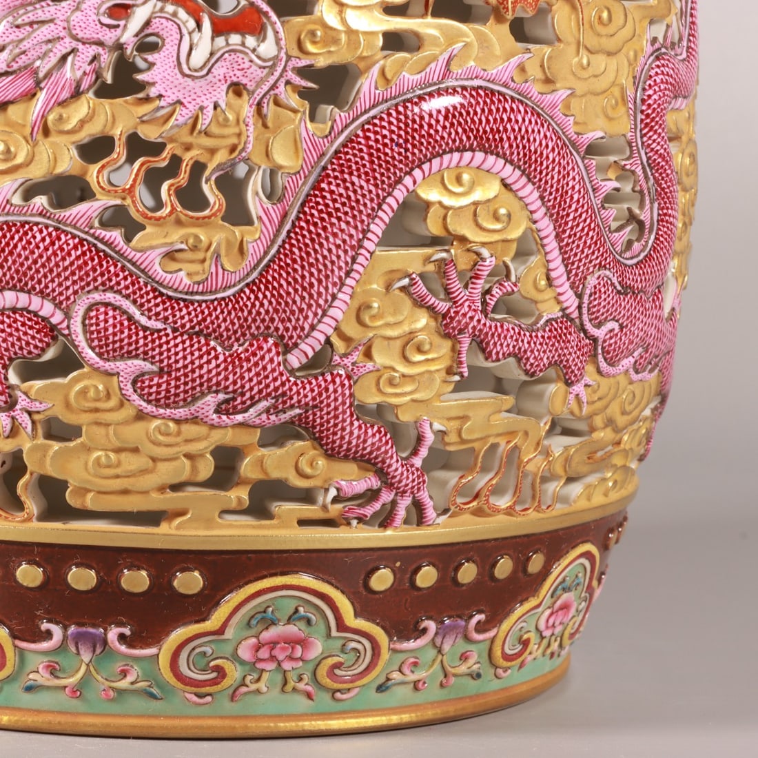 An Exquisite Enamel Dragon Pattern Lotus Pattern Ornament - 3