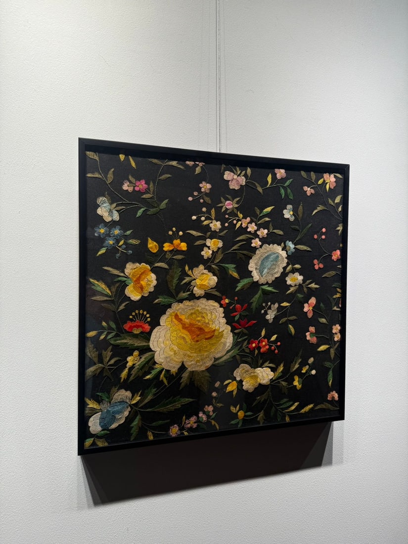 An Exquisite Kesi Flower Pattern Hanging Panel - 3