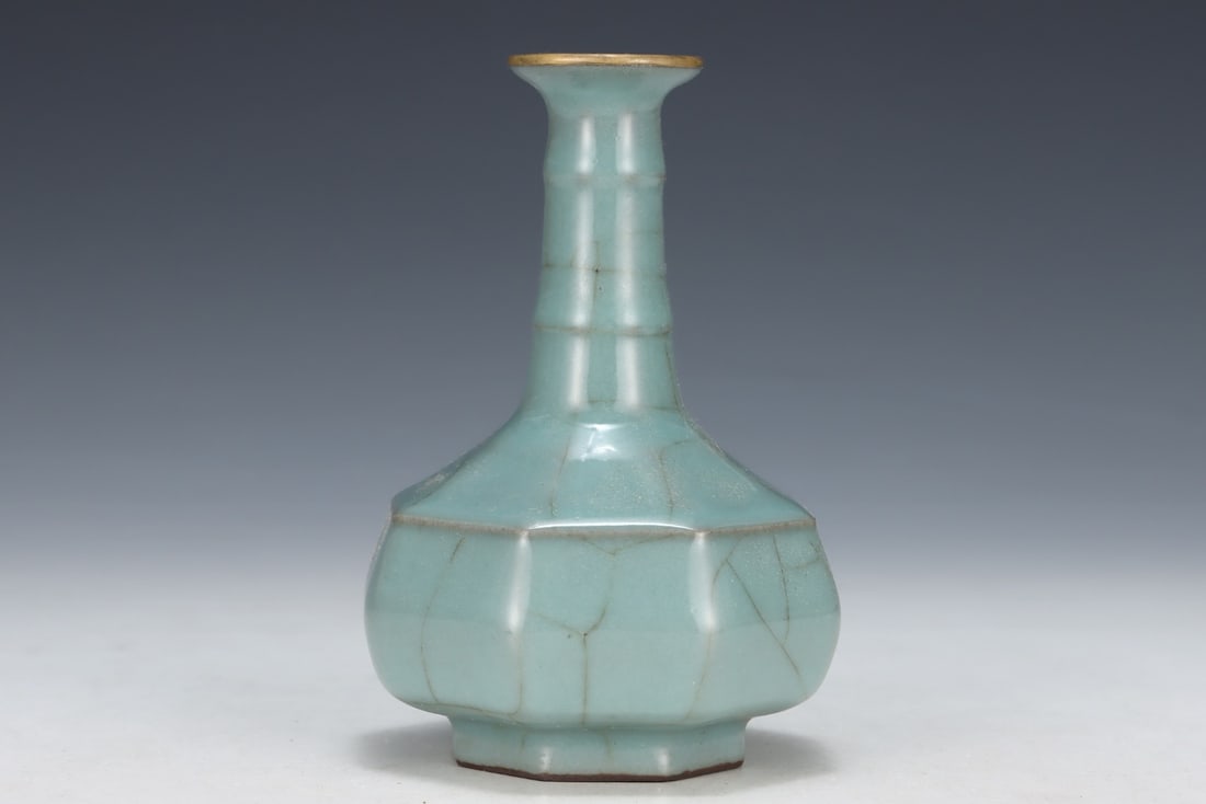 An Exquisite Guan yao Vase - 4