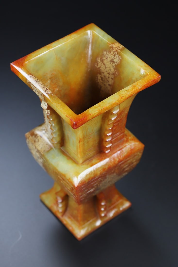 An Exquisite White Jade Beast-Face Pattern Vase - 7