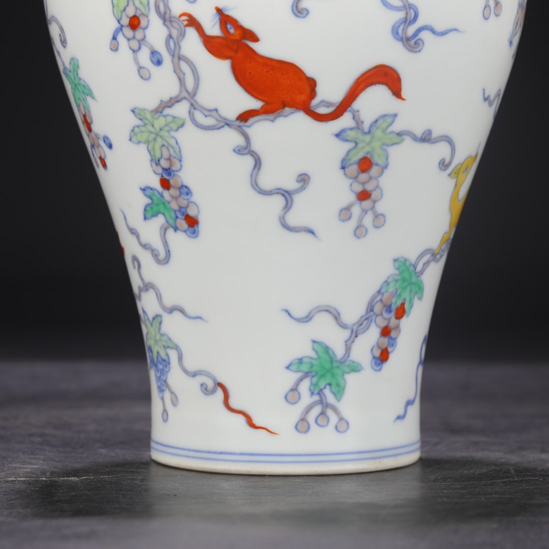 An Exquisite Doucai Squirrel and Grapes Pattern Vase - 9