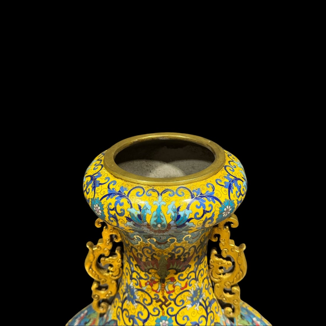 An Exquisite Cloisonne Lotus Pattern Dragon Pattern Double-Ears Vase - 2