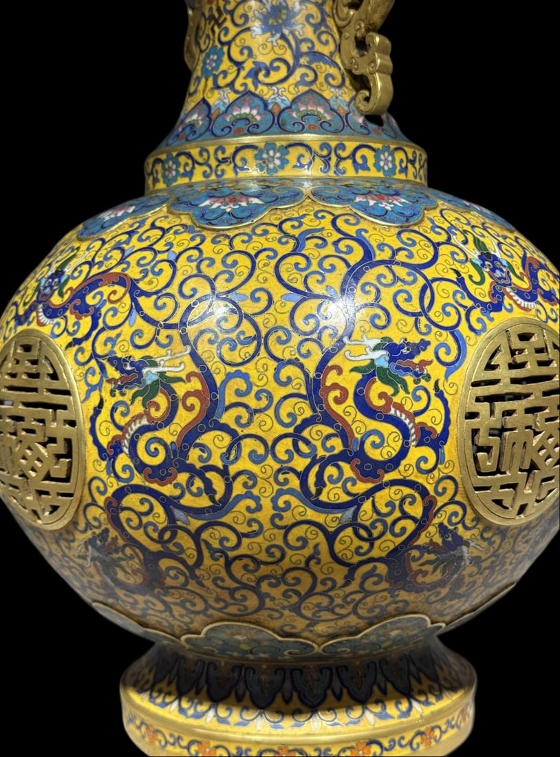 An Exquisite Cloisonne Lotus Pattern Dragon Pattern Double-Ears Vase - 6