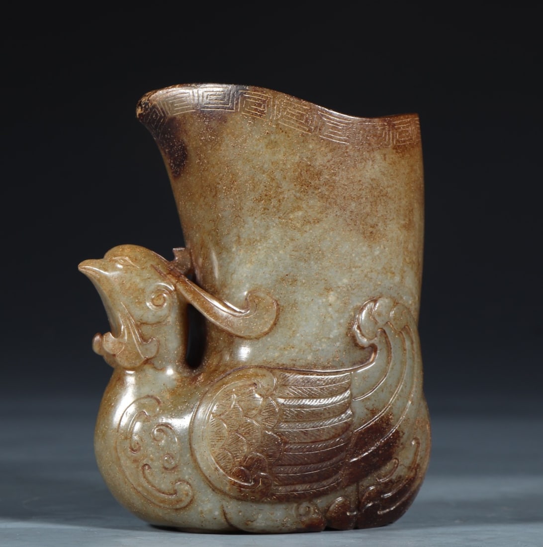 An Exquisite White Jade Phoenix-Shaped Goblet - 3