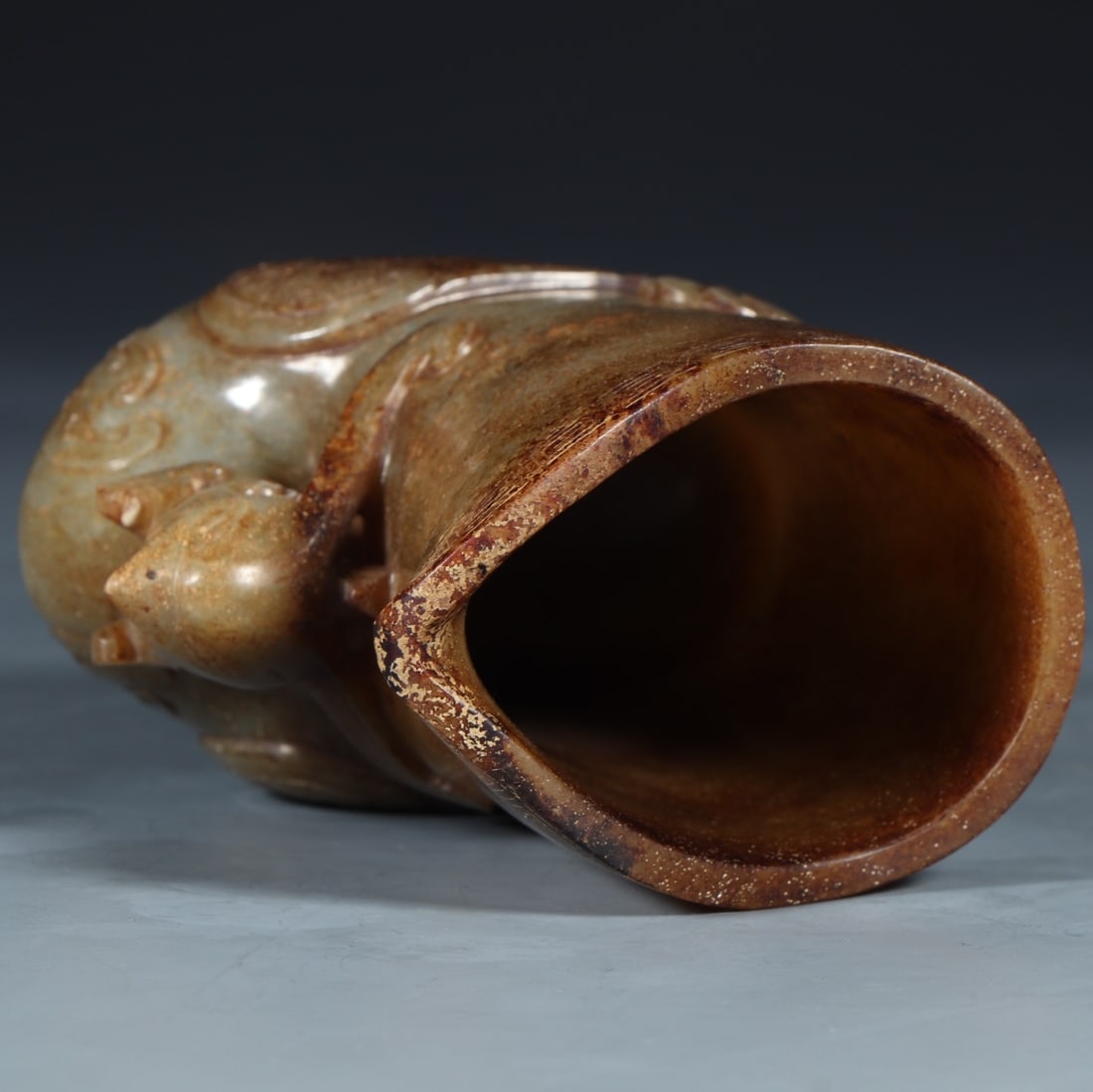 An Exquisite White Jade Phoenix-Shaped Goblet - 8