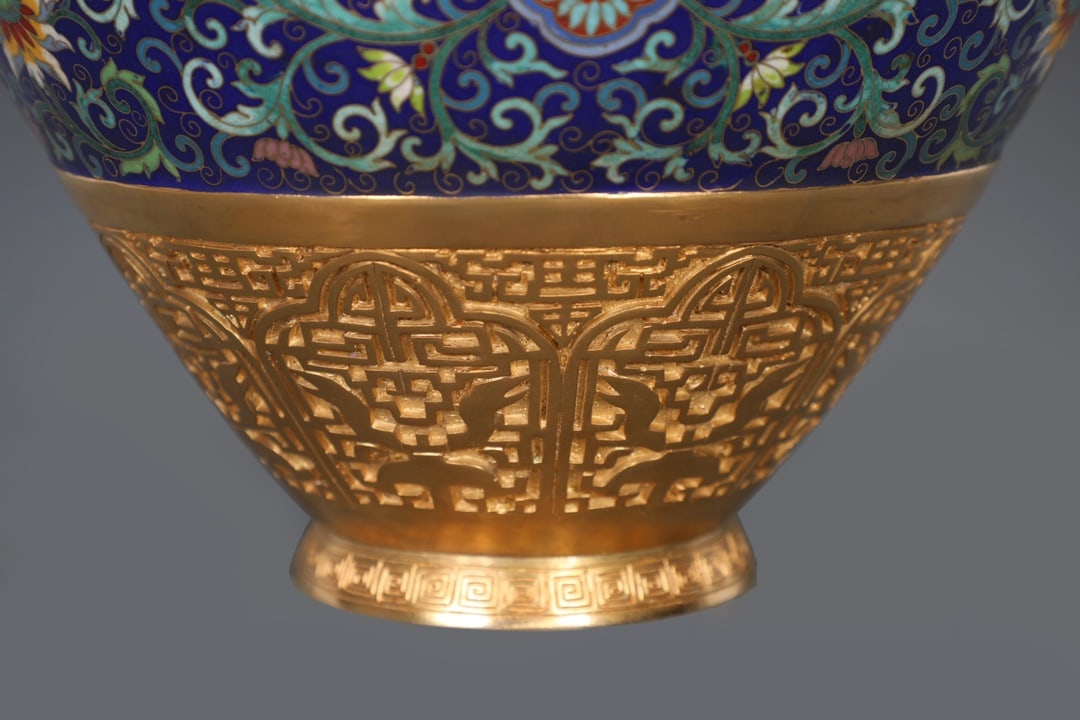 An Exquisite Cloisonne Lotus Pattern Double-Ears Vase - 5