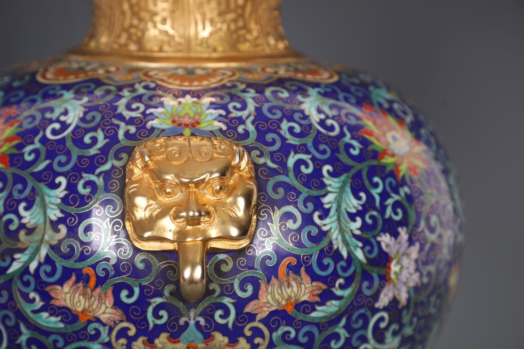 An Exquisite Cloisonne Lotus Pattern Double-Ears Vase - 6