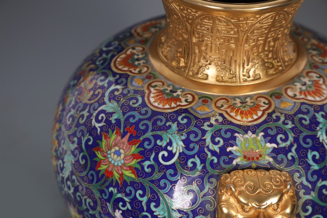 An Exquisite Cloisonne Lotus Pattern Double-Ears Vase - 7
