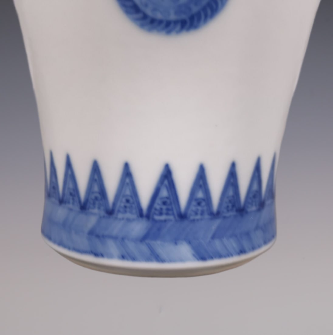 An Exquisite Blue and White Vase - 2