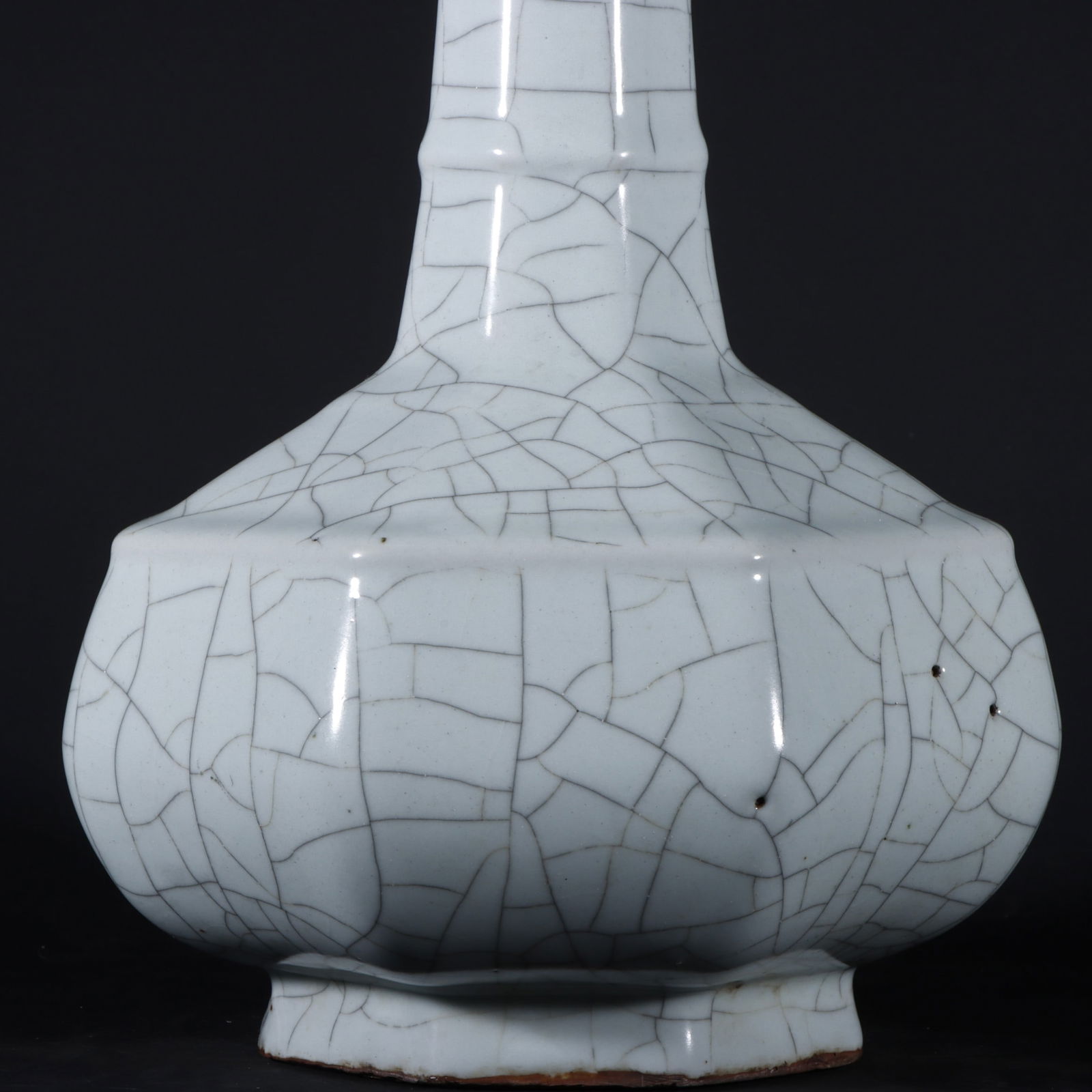 An Exquisite Guan yao Vase - 4