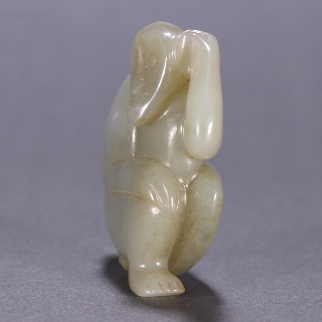 An Exquisite White Jade Monkey Ornament - 3