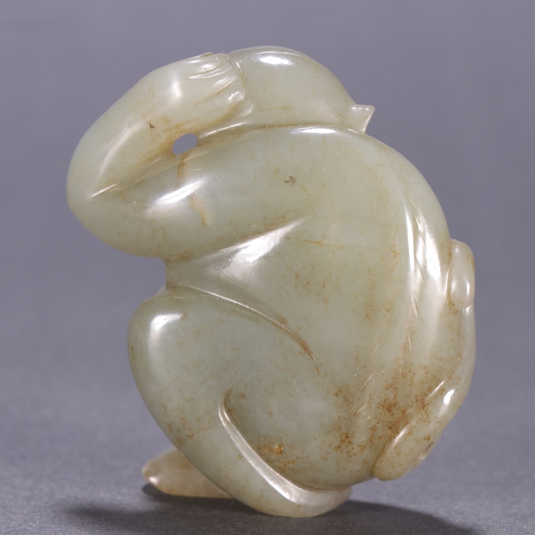 An Exquisite White Jade Monkey Ornament - 5