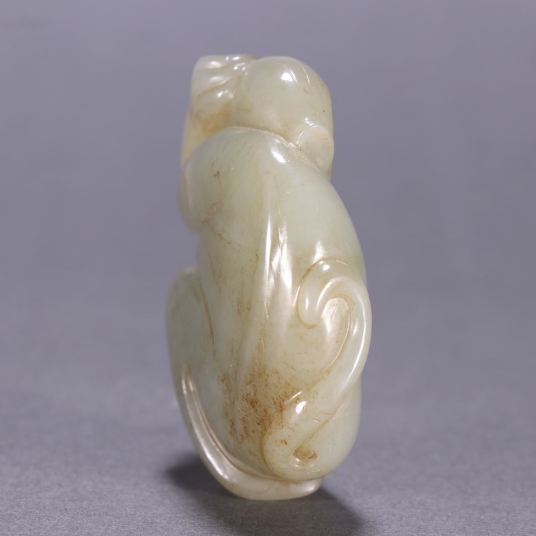 An Exquisite White Jade Monkey Ornament - 6