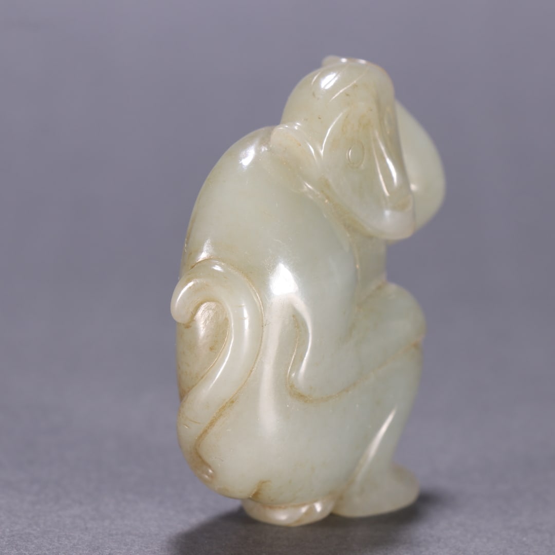 An Exquisite White Jade Monkey Ornament - 7